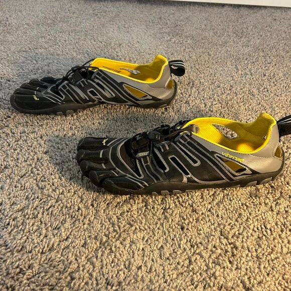 Mens black and yellow vibram - Picture 3 of 8